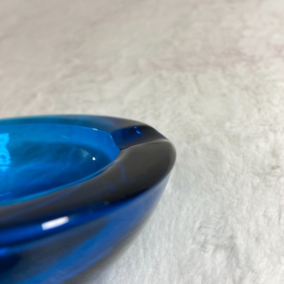 Viking Glass cobalt blue  Horseshoe Epic Orb  Ashtray MCM Heavy weight 1960's - Picture 3 of 11